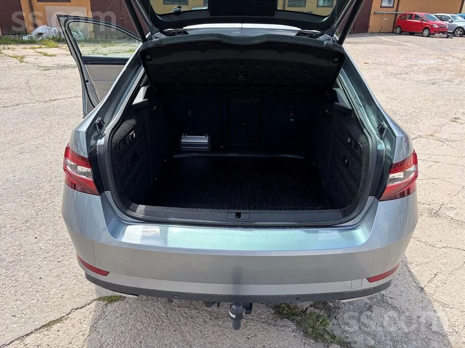 Skoda Superb 2019 photo 5