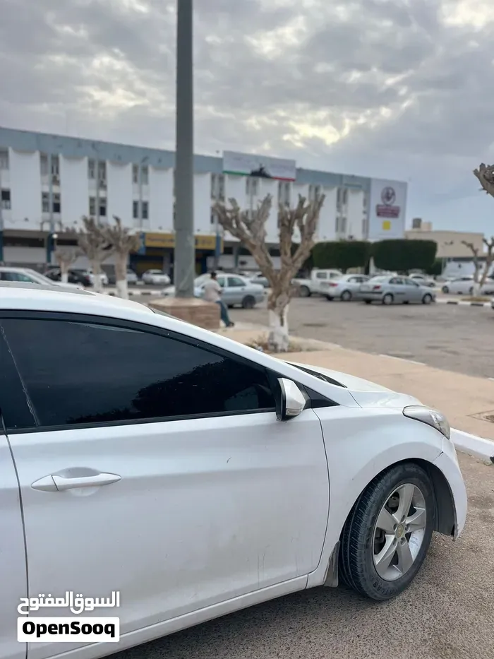 Hyundai Elantra 2012 photo 4