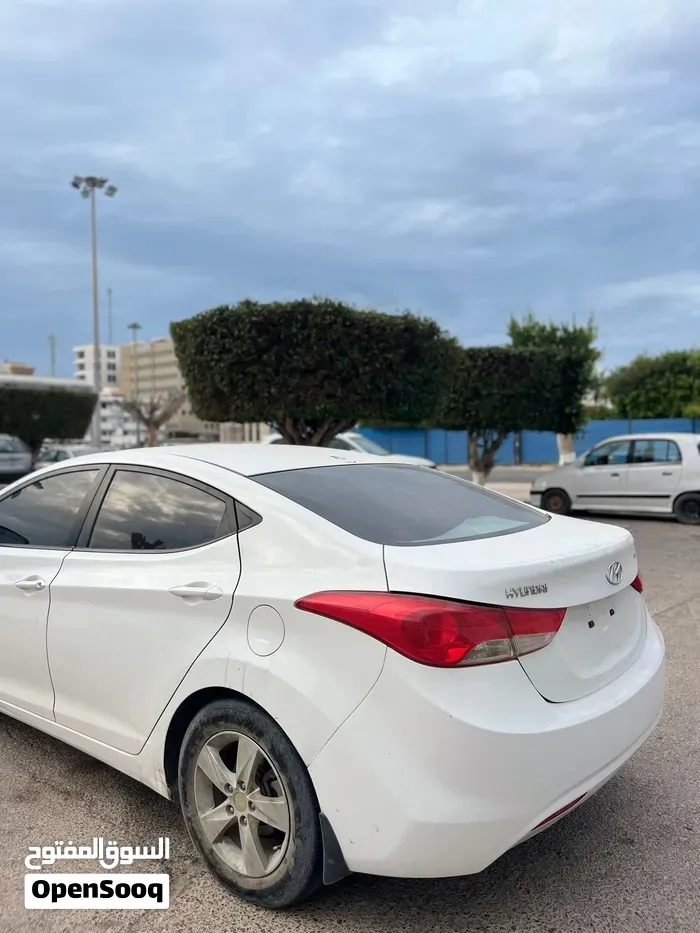 Hyundai Elantra 2012 photo 2