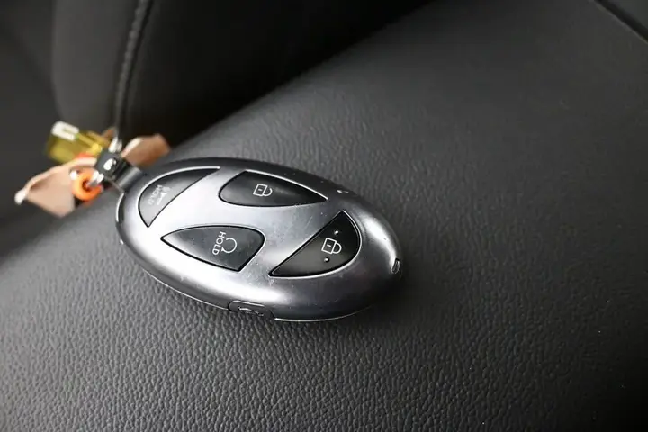 Hyundai Elantra 2025 photo 5