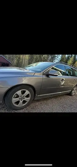 Volvo V70 2010 photo 2