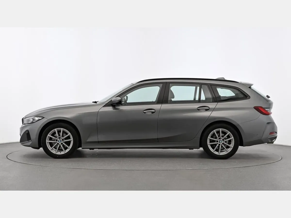 BMW 3 Series 2024 photo 2