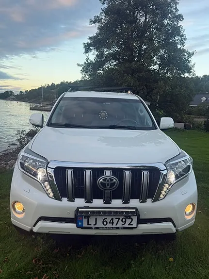 Toyota Land Cruiser 2016 photo 2
