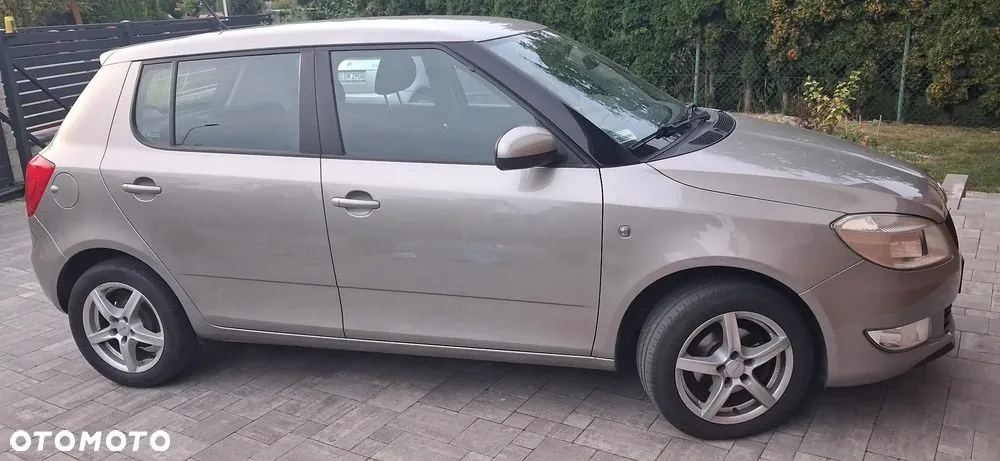 Skoda Fabia 2013 photo 3