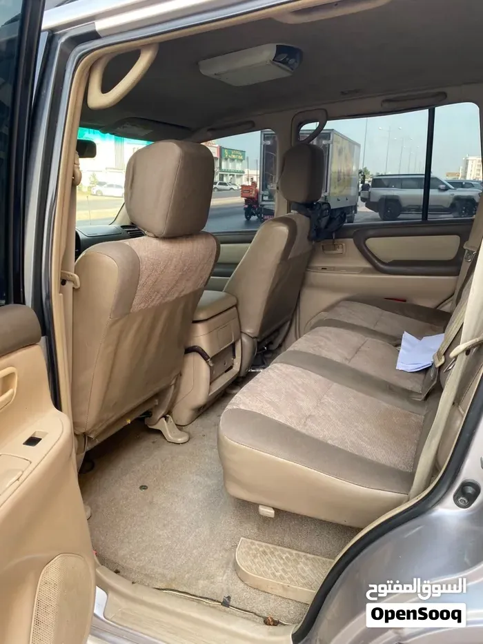 Toyota Land Cruiser 2000 photo 2