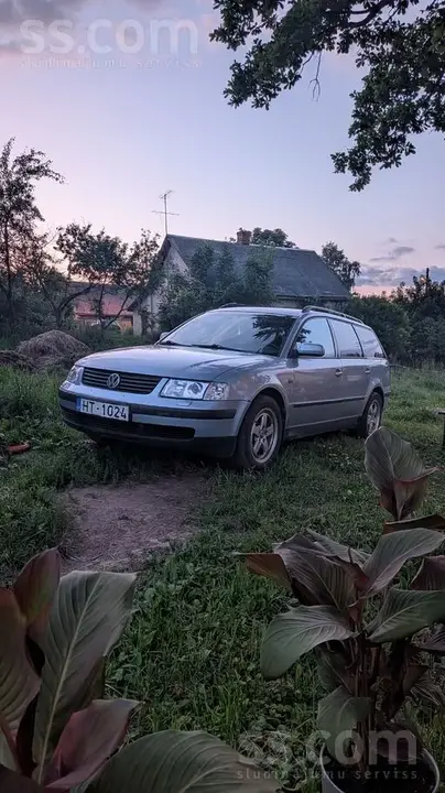 Volkswagen Passat 2000 photo 2