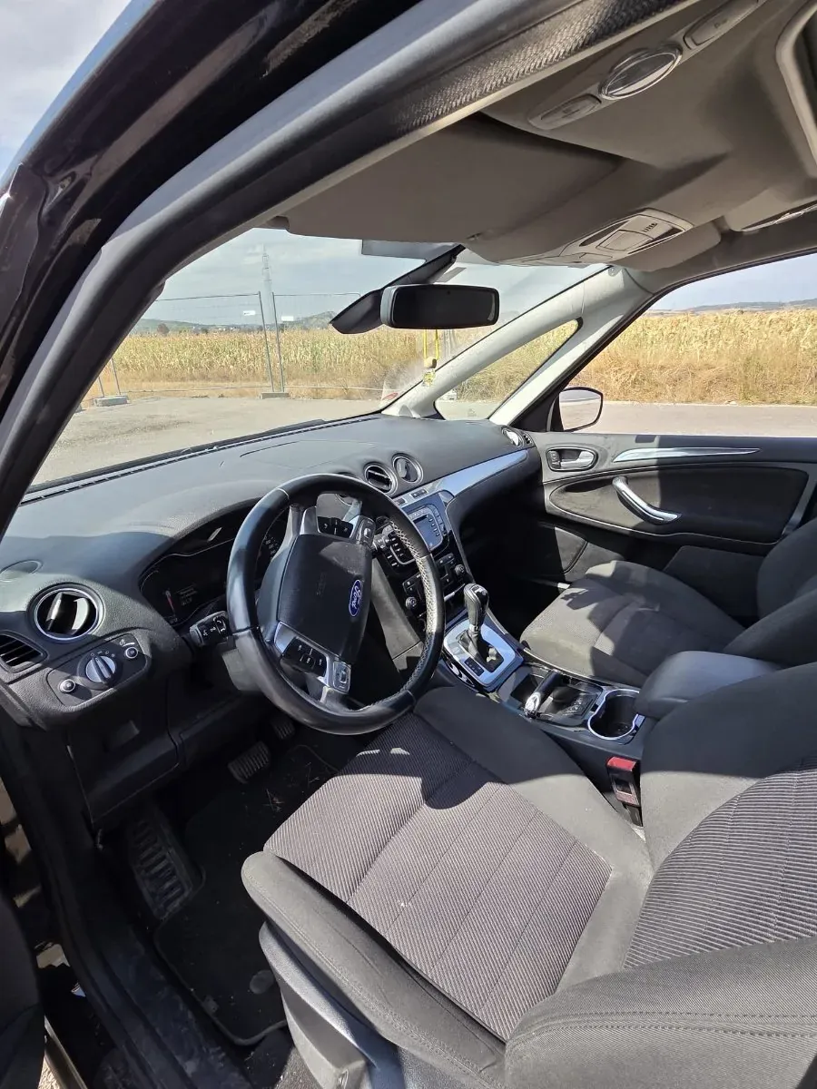 Ford S-Max 2013 photo 3