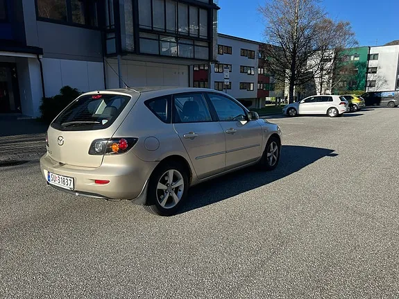 Mazda 3 2006 photo 4