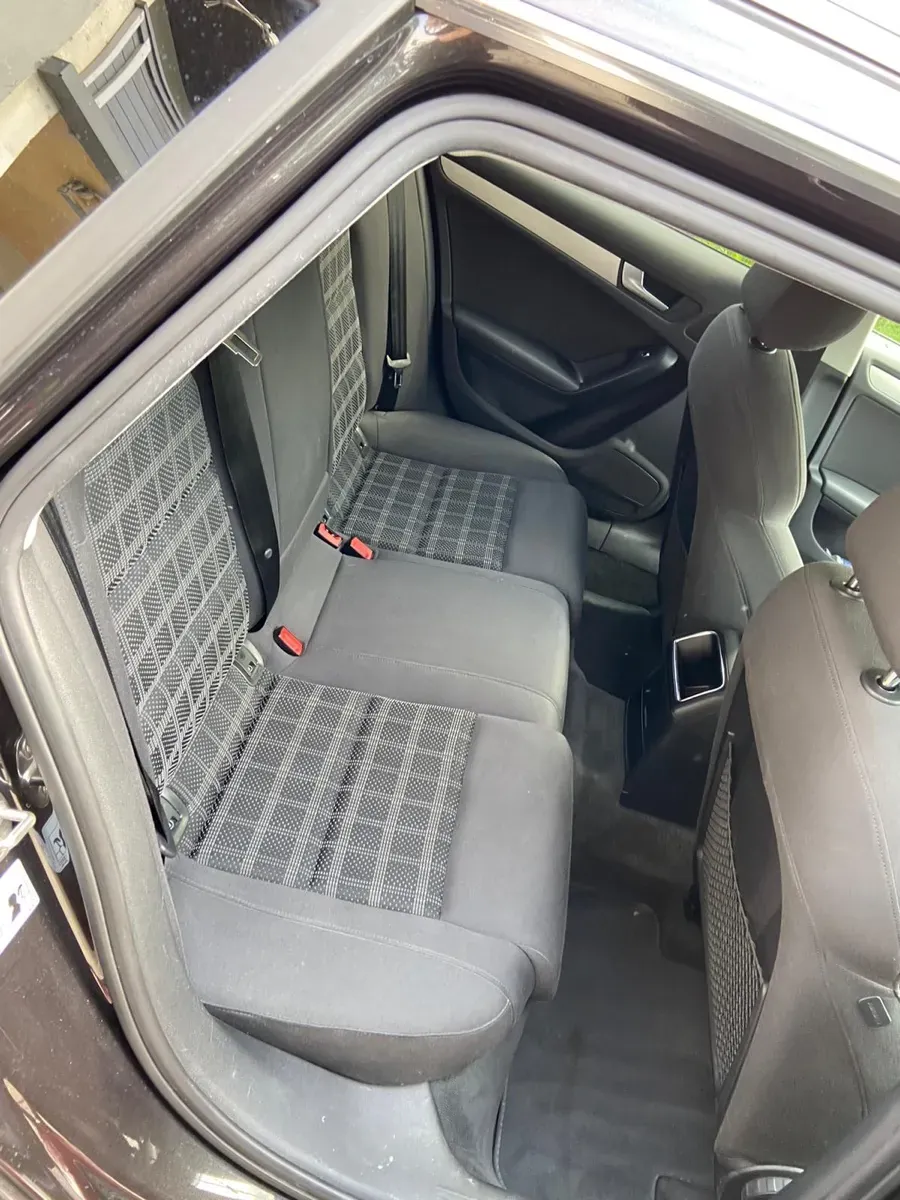 Audi A4 2012 photo 3