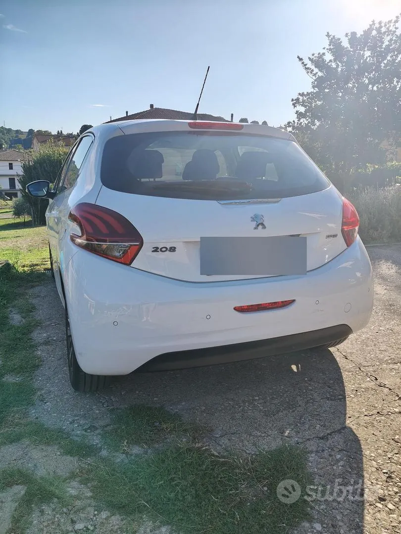 Peugeot 208 2016 photo 4