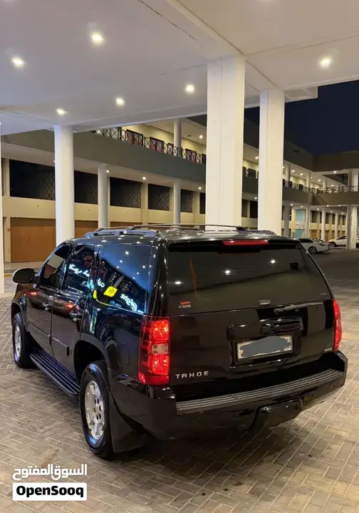 Chevrolet Tahoe 2011 photo 2
