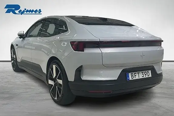 Polestar 4 2025 photo 2