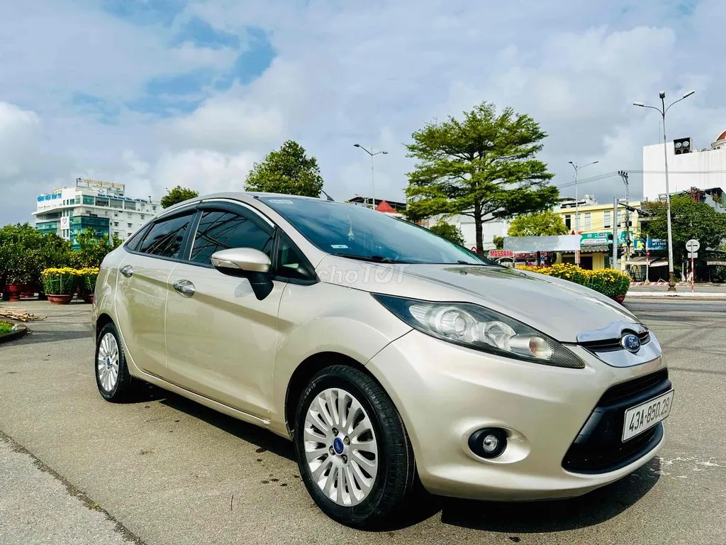 Ford Fiesta 2012 photo 3
