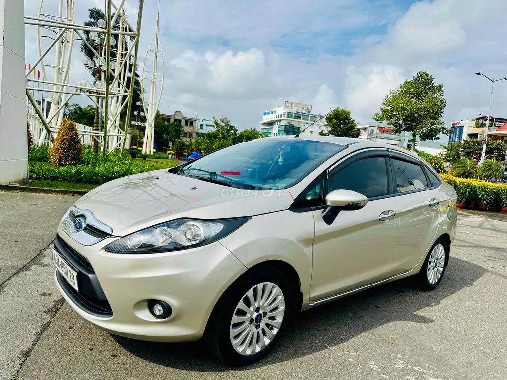 Ford Fiesta 2012 photo 5