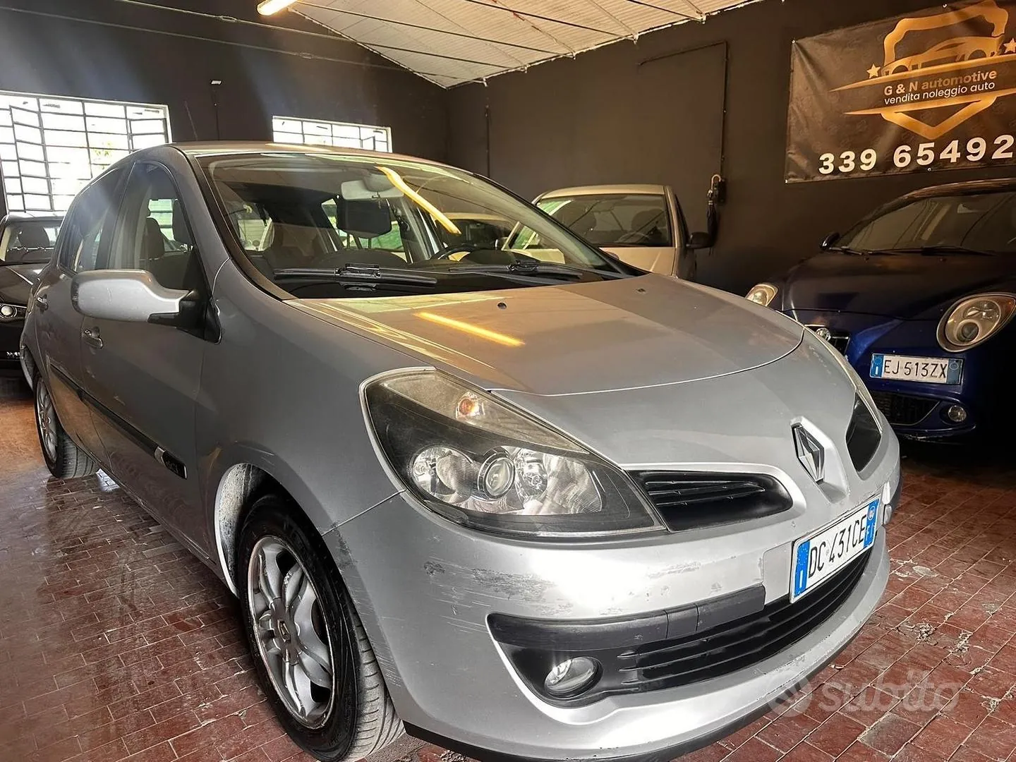 Renault Clio 2006 photo 2