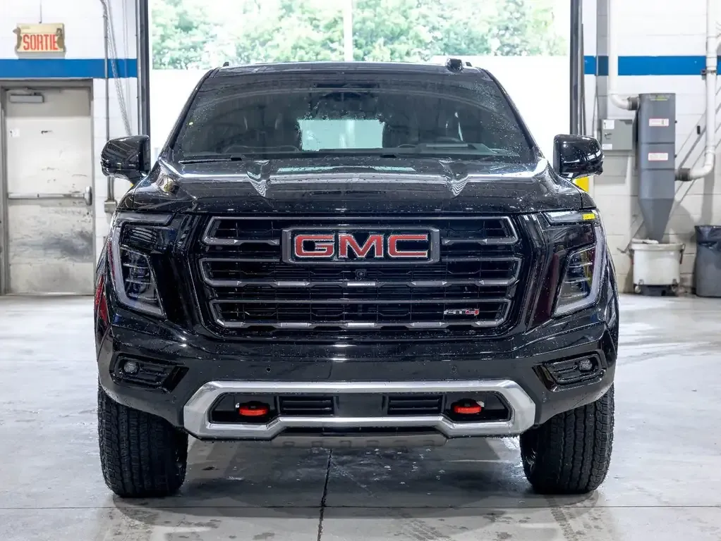 GMC Yukon 2026 photo 2