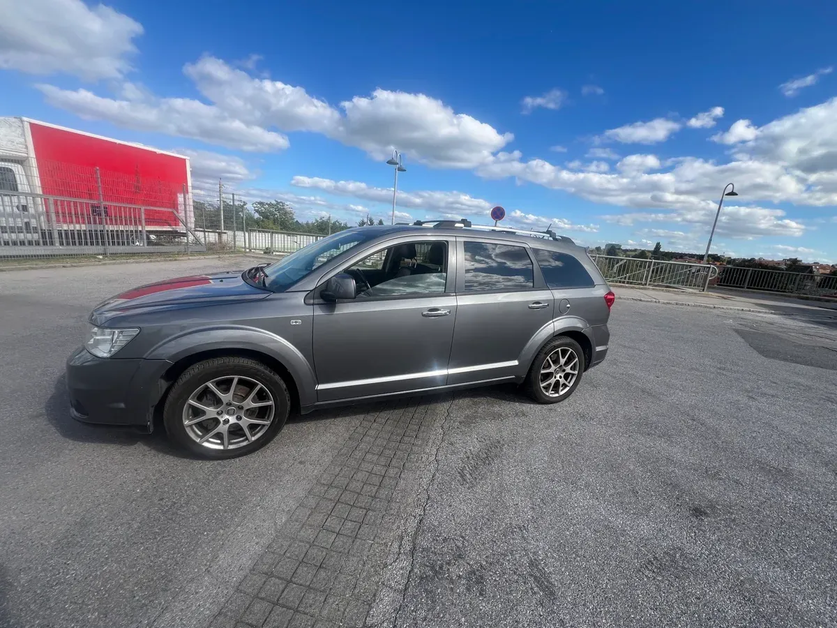 Fiat Freemont 2012 photo 2