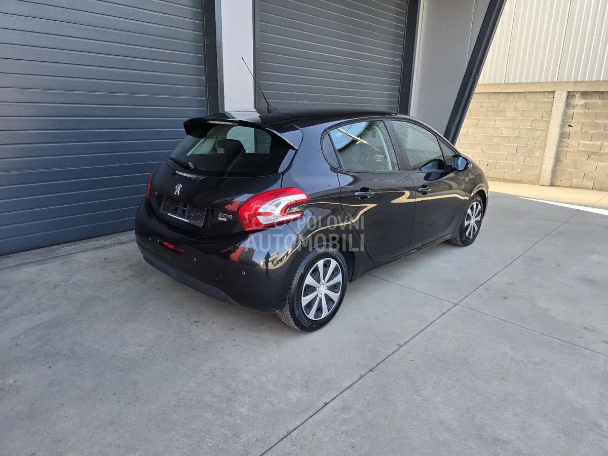 Peugeot 208 2013 photo 5