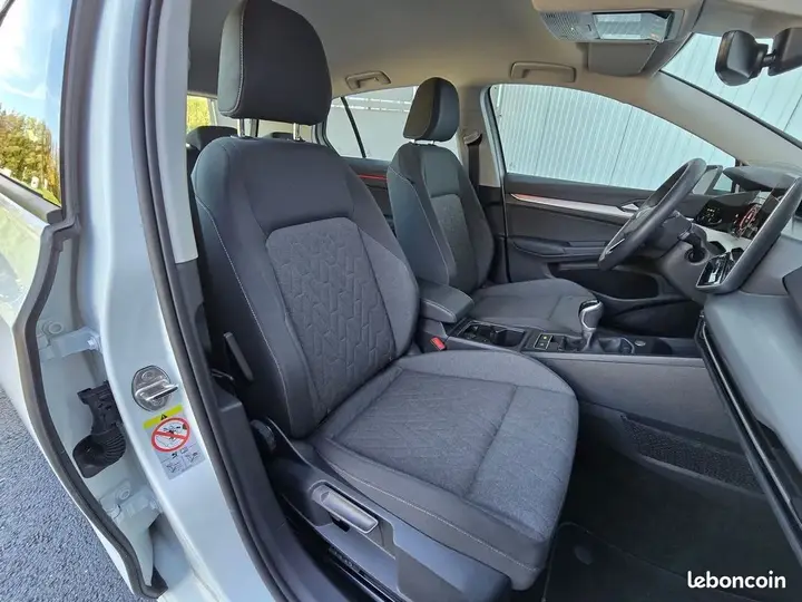 Volkswagen Golf 2024 photo 3