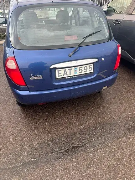 Daihatsu Sirion 1999 photo 2