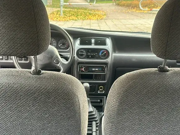 Daihatsu Sirion 1999 photo 3