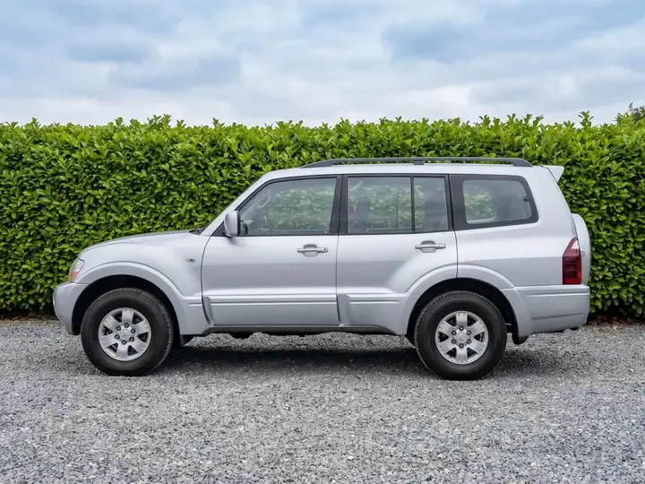 Mitsubishi Shogun 2004 photo 5