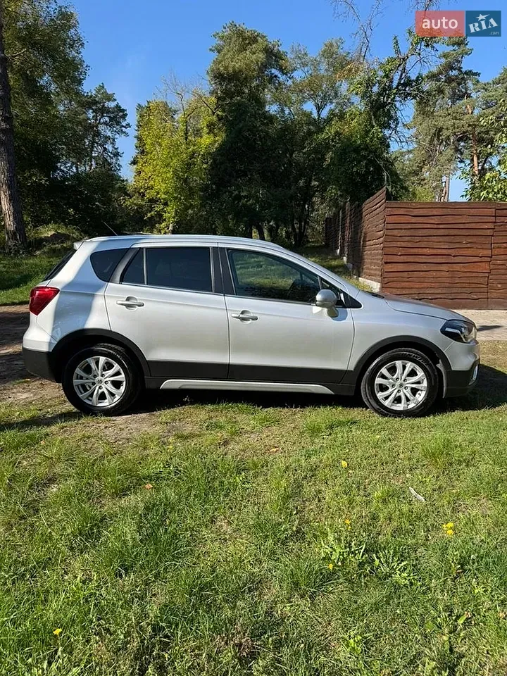 Suzuki Sx4 2019 photo 4