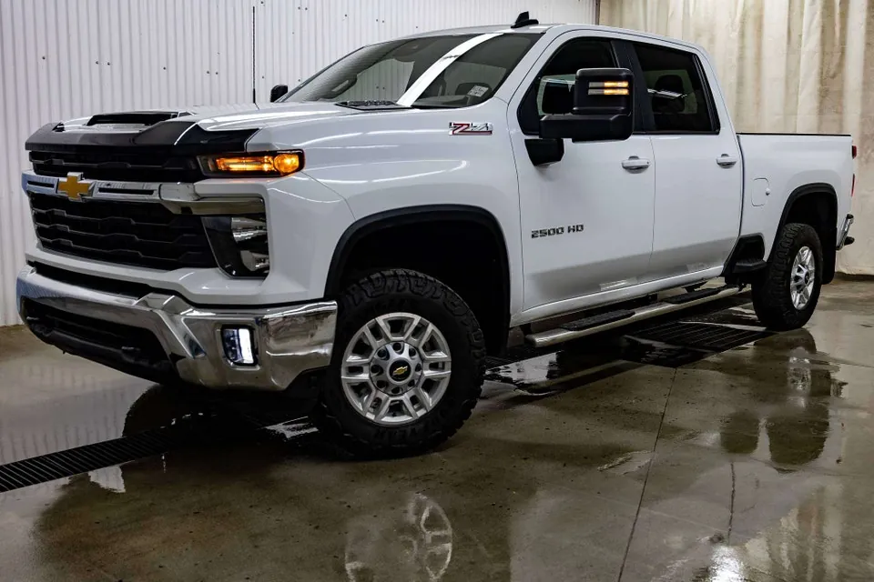 Chevrolet Silverado 2500 2024 photo 3