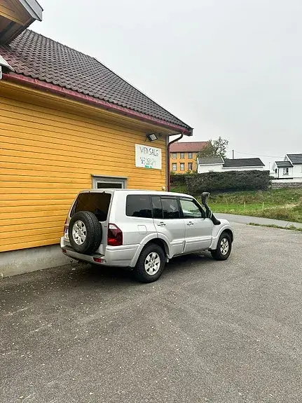Mitsubishi Pajero 2003 photo 2