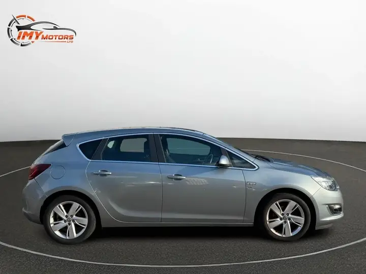 Vauxhall Astra 2014 photo 3