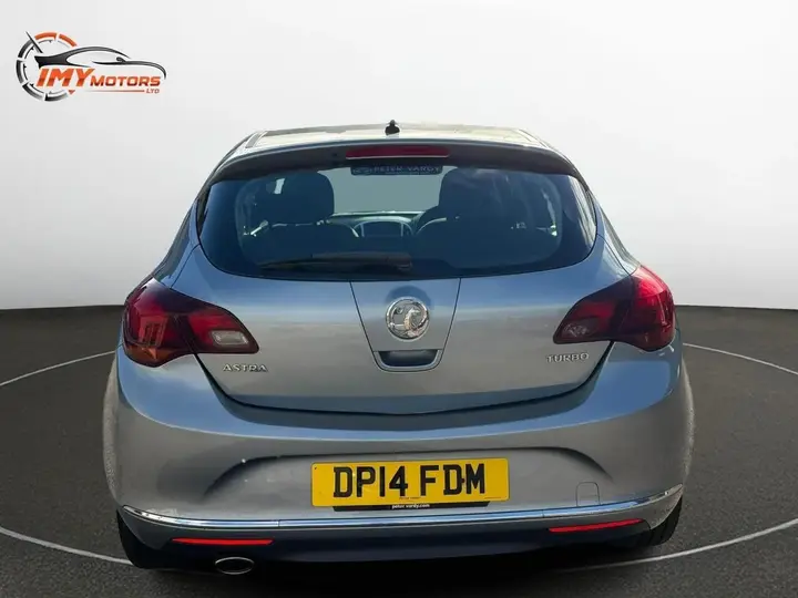 Vauxhall Astra 2014 photo 5