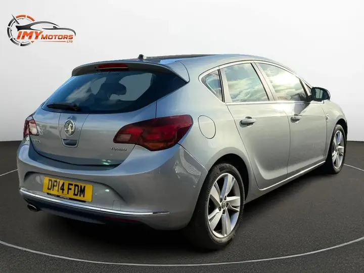 Vauxhall Astra 2014 photo 4