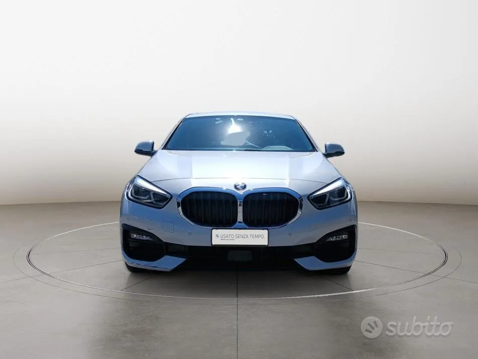 BMW 1 Series 2021 photo 2