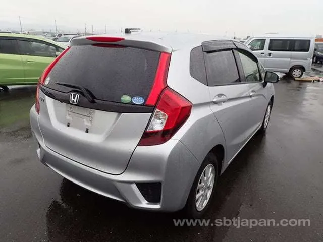 Honda Fit 2015 photo 4