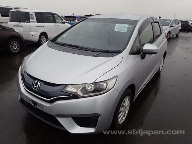 Honda Fit 2015 photo 2