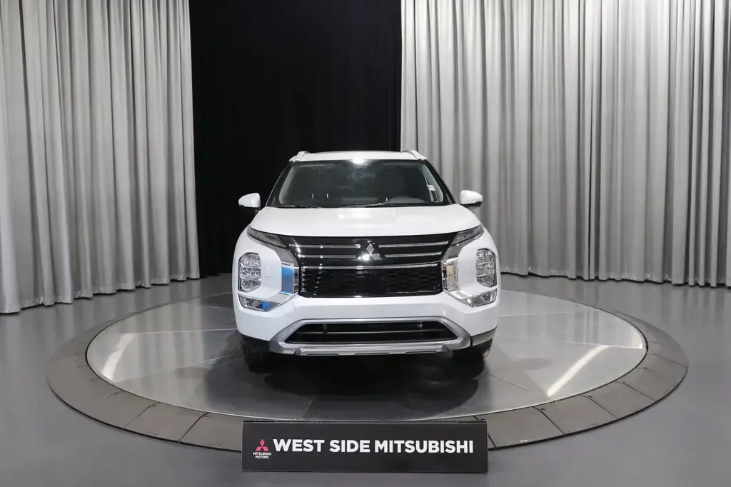 Mitsubishi Outlander 2026 photo 2