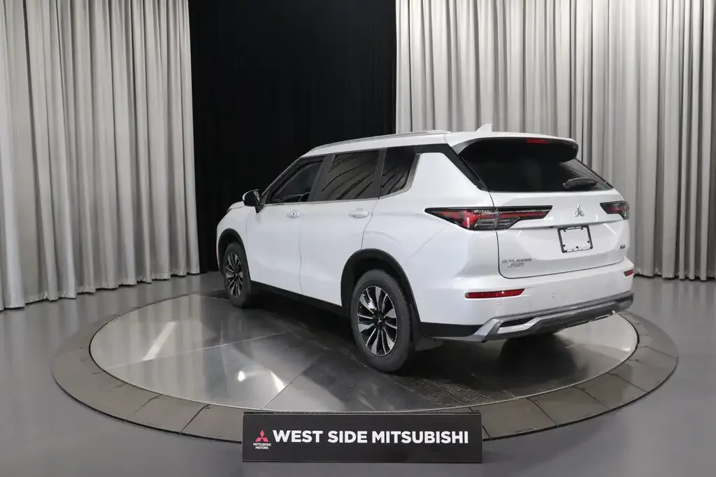 Mitsubishi Outlander 2026 photo 4