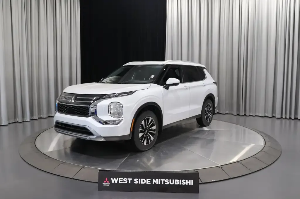 Mitsubishi Outlander 2026 photo 3