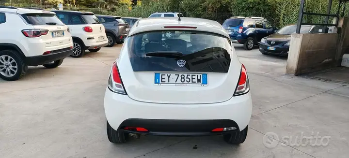 Lancia Ypsilon 2015 photo 4