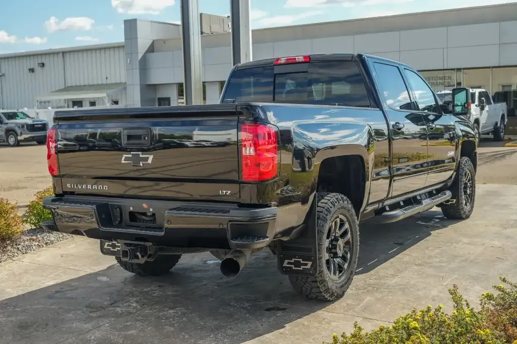 Chevrolet Silverado 2500 2019 photo 2