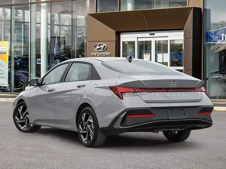 Hyundai Elantra 2026 photo 4