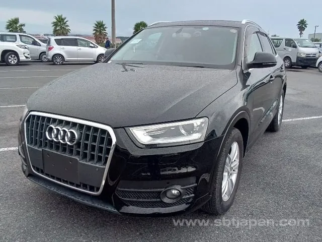 Audi Q3 2015 photo 2