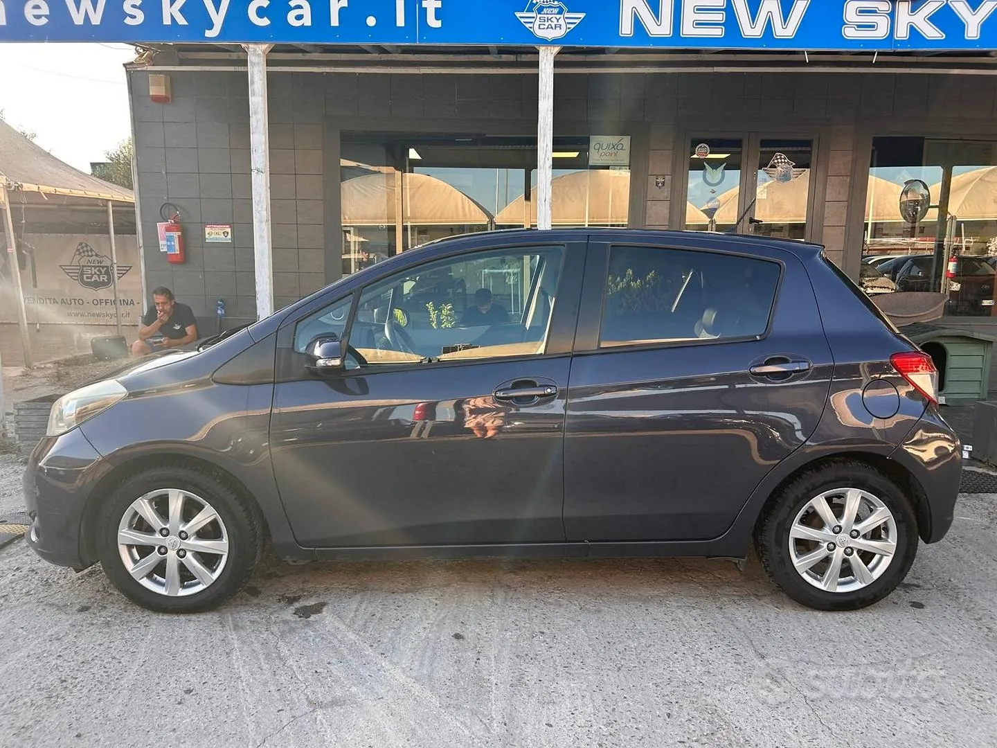 Toyota Yaris 2011 photo 4