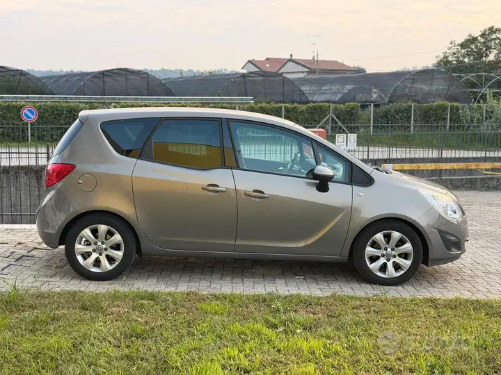 Opel Meriva 2011 photo 3
