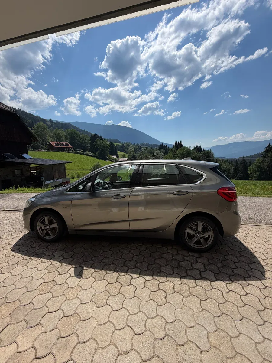 BMW 220D 2015 photo 2