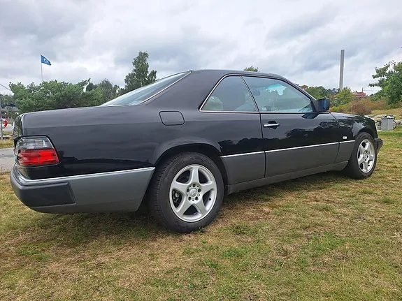 Mercedes-Benz 300 Ce 1990 photo 3