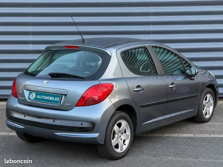 Peugeot 207 2009 photo 3