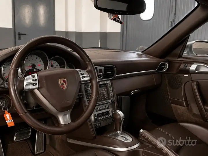 Porsche 911 2006 photo 2