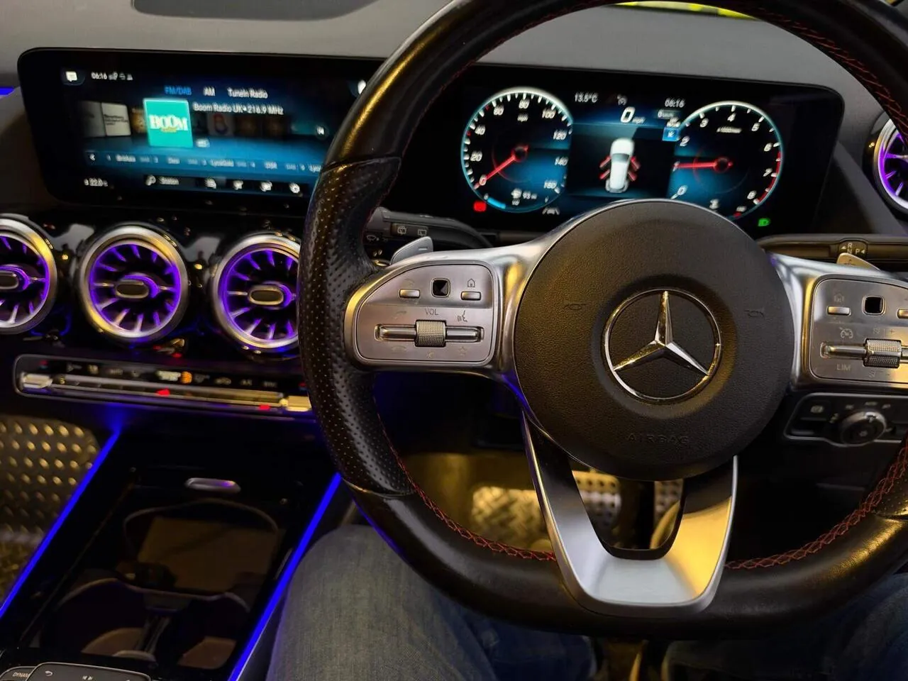Mercedes-Benz Gla 2023 photo 2