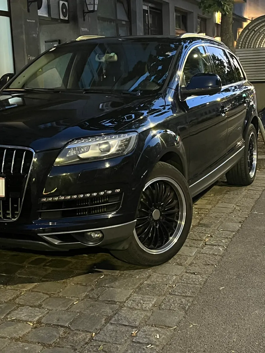 Audi Q7 2011 photo 3